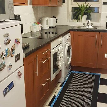 Glasgow Lovely Apartment D&N ภายนอก รูปภาพ
