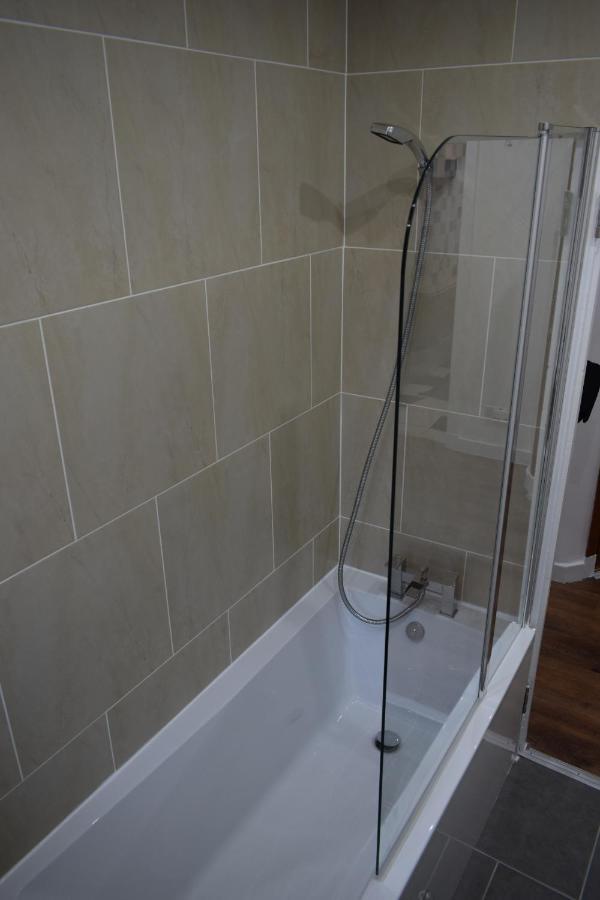 Glasgow Lovely Apartment D&N ภายนอก รูปภาพ