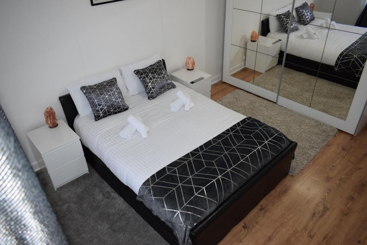Glasgow Lovely Apartment D&N ภายนอก รูปภาพ