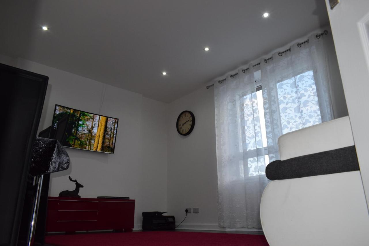 Glasgow Lovely Apartment D&N ภายนอก รูปภาพ