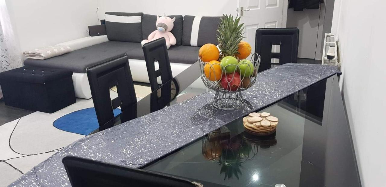 Glasgow Lovely Apartment D&N ภายนอก รูปภาพ